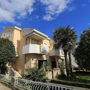 Sonja Apartman