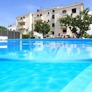 3* מלון Mediteran